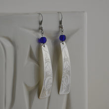 Load image into Gallery viewer, Silver Eagle Stick w Blue Bead
