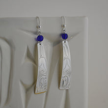 Load image into Gallery viewer, Silver Whale Stick w Blue Bead
