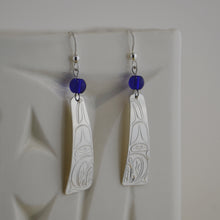 Load image into Gallery viewer, Silver Whale Stick w Blue Bead
